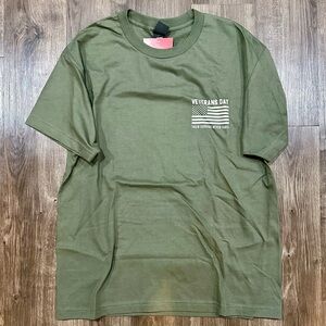 Hanes Beefy-T Veterans Day Limited Edition T-Shirt - Sizes L & XL - New